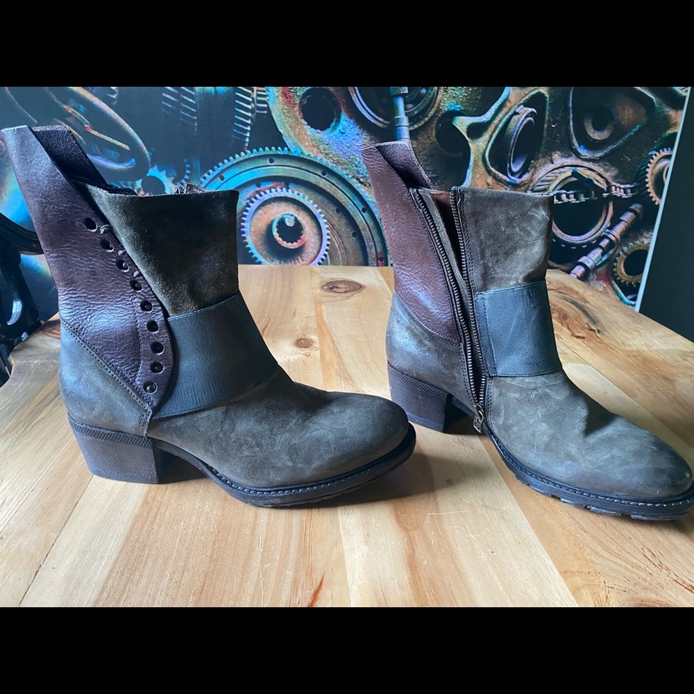 AS98 booties size 10